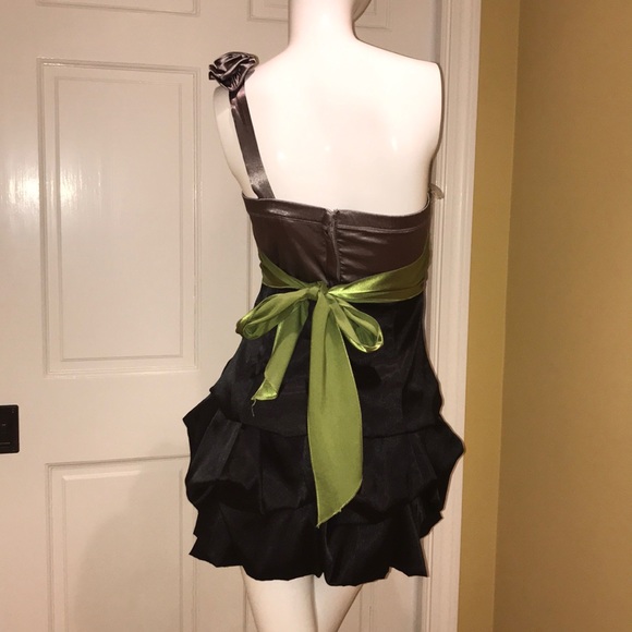 ⚡️Speechless black, grey and green Satin dress - Picture 2 of 2